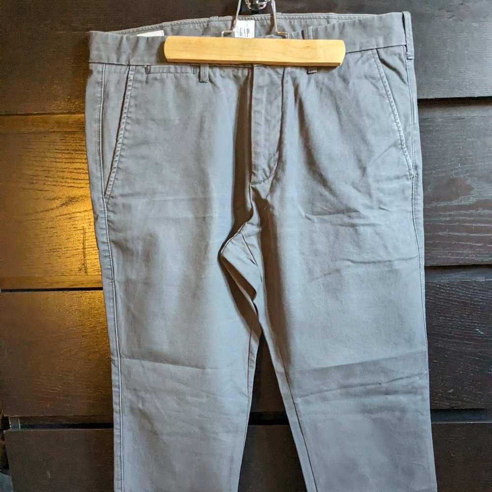 Gray Chino Pants - Gap - 31/30